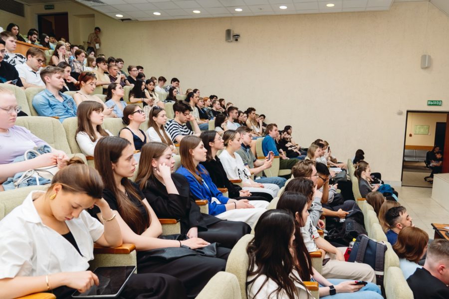 ما مدى أمان موسكو للطلاب الدوليين من الإمارات العربية المتحدة؟